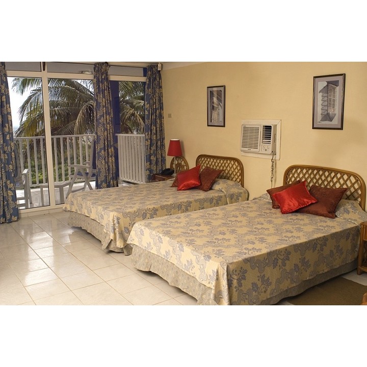 Köln Bonn - Trinidad - Las Cuevas