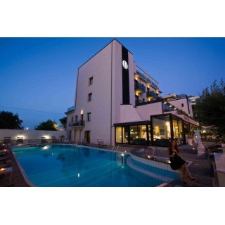 Hotel Ferretti Beach